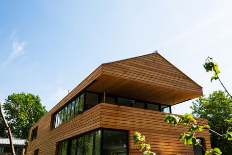 Malerbetrieb Topalli (Muhamet Topalli), Holzfassade