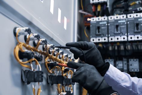 Andreas Schaffelhofer, Elektroservice
