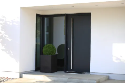 Harry Uitz, Aluminium Haustüren