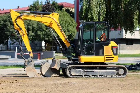Aster Erd- & Pflasterbau GmbH, Bagger mieten, Baumaschinenverleih